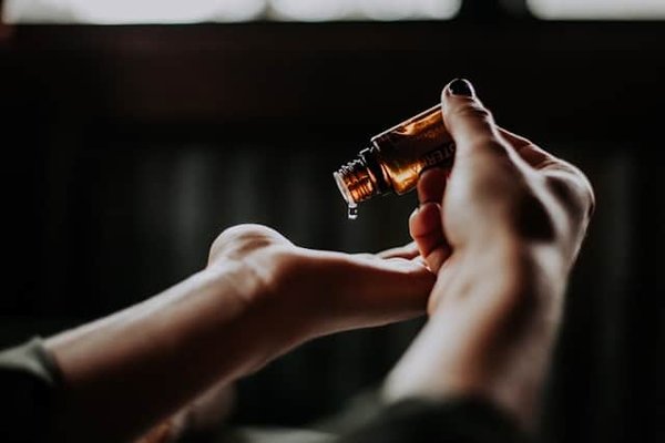 Quelles sont les propriétés bénéfiques de l'huile d'argan pour la santé des ongles?