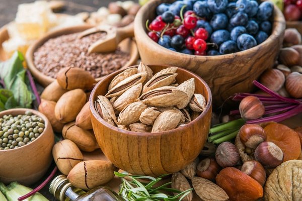 Quelle est l'importance de la vitamine E pour la santé cutanée et quels en sont les meilleures sources naturelles?